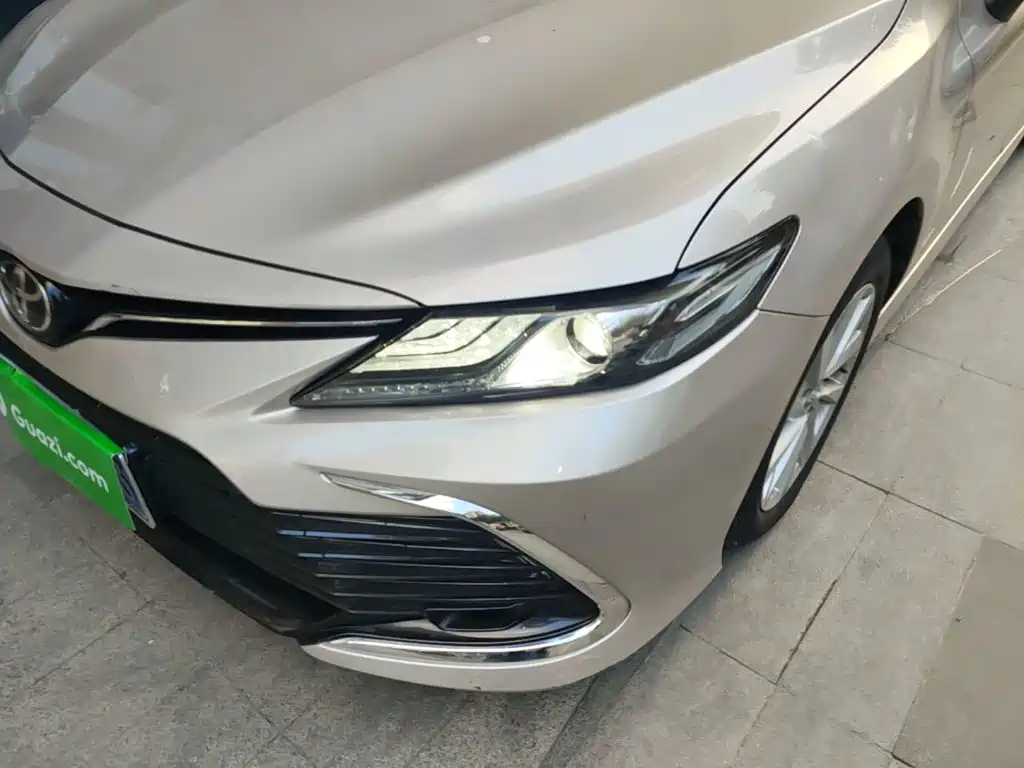 Toyota Camry — миниатюра 24