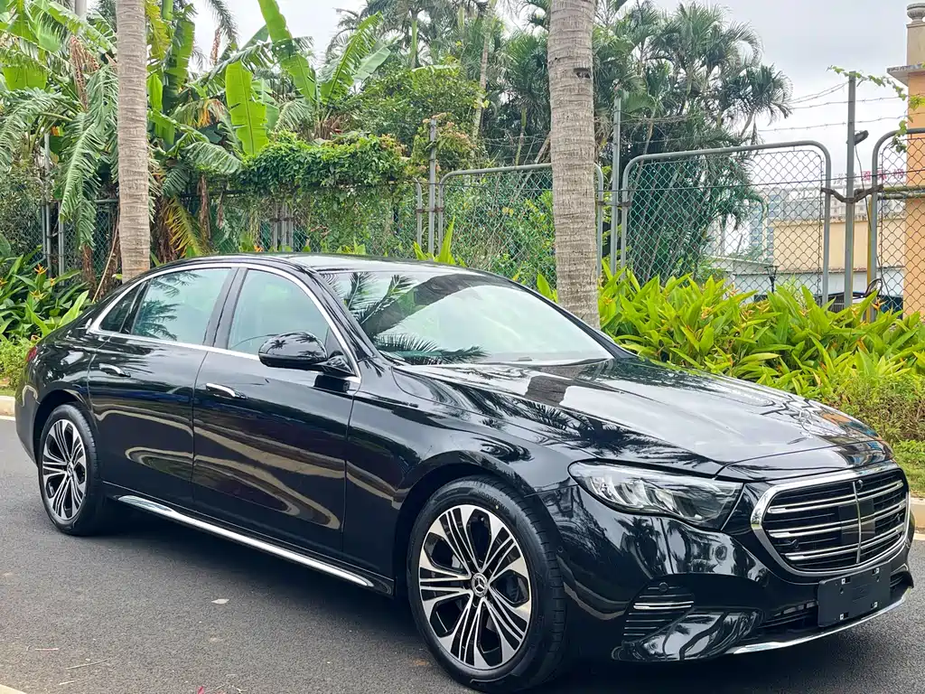 MERCEDES-BENZ E CLASS