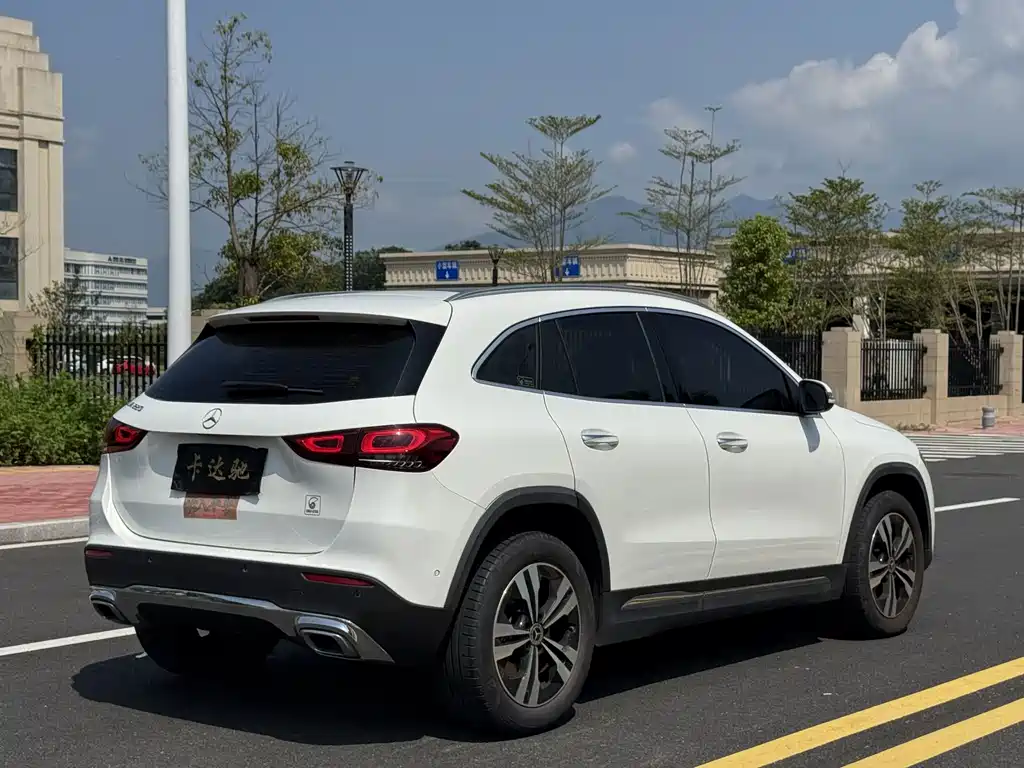 Mercedes-Benz GLA — миниатюра 7