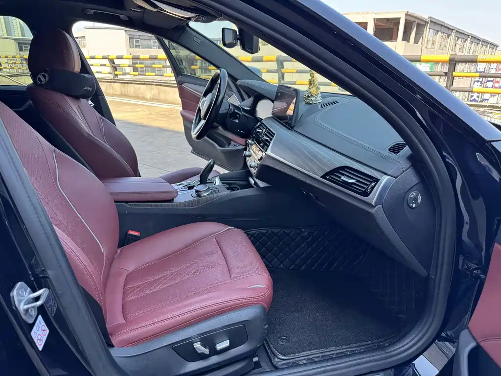 BMW 5 Series New Energy — миниатюра 3