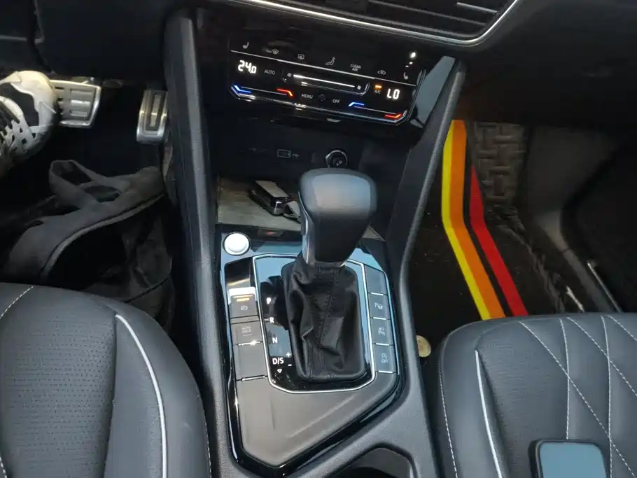 Volkswagen Tiguan L — миниатюра 16
