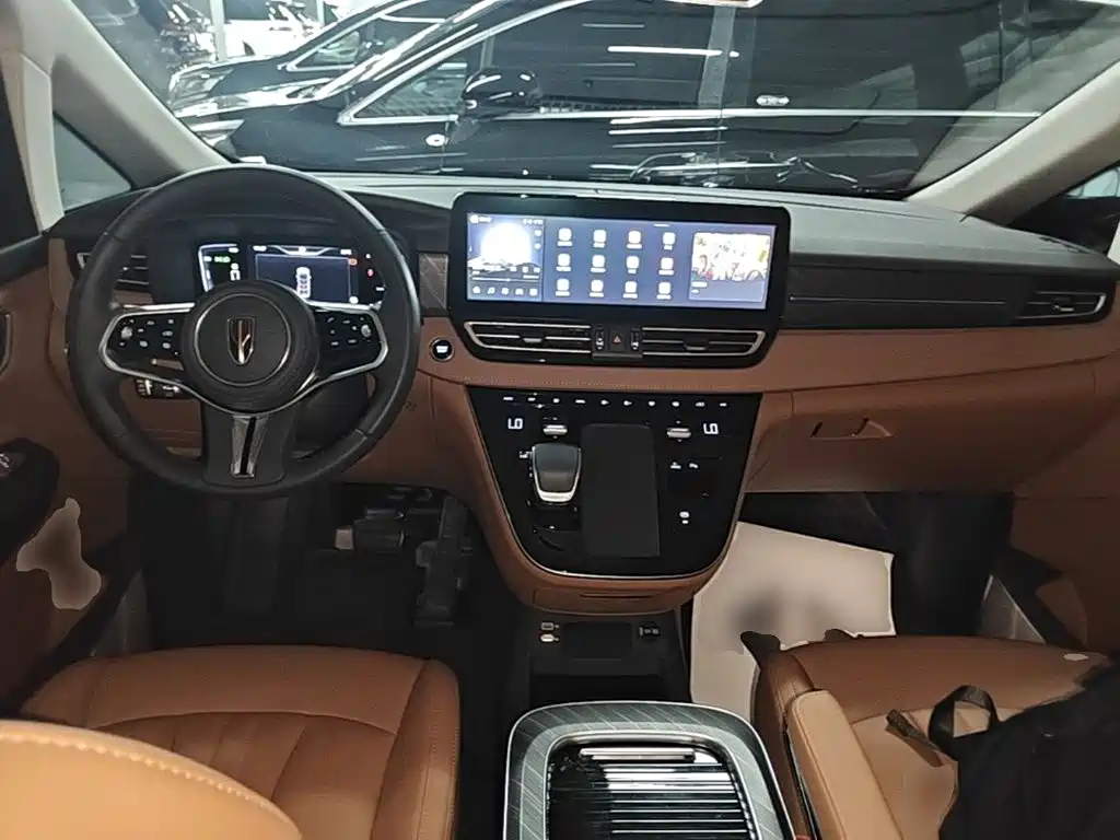 Hongqi Hongqi HQ9 PHEV — миниатюра 10