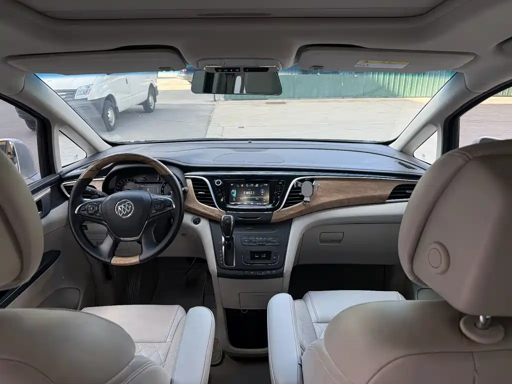 Buick GL8 — миниатюра 7