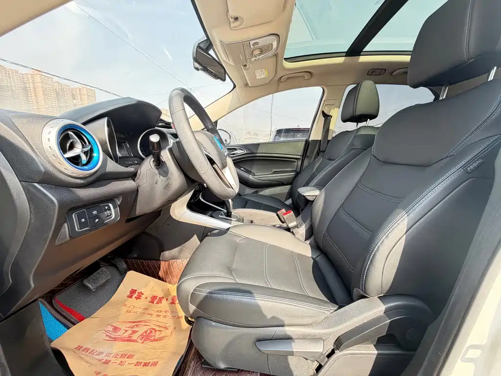 BYD Yuan EV — миниатюра 7
