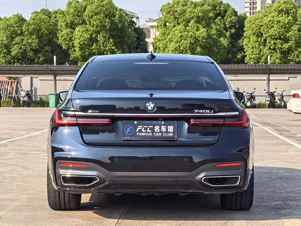 BMW 7 Series — миниатюра 5