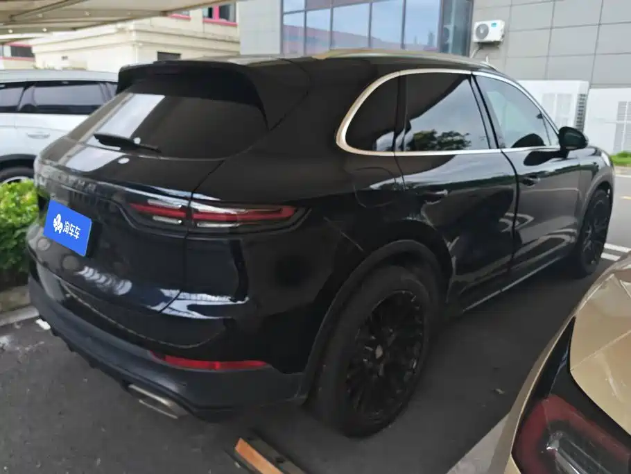 Porsche Cayenne — миниатюра 3