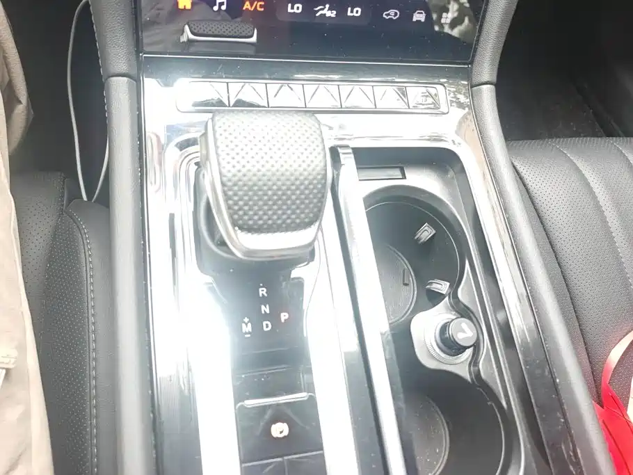 Hongqi Hongqi H5 — миниатюра 16