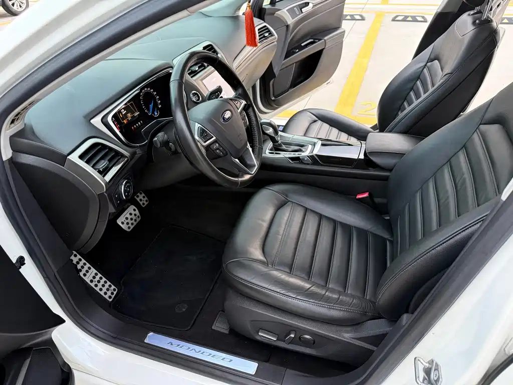 Ford Mondeo — миниатюра 7