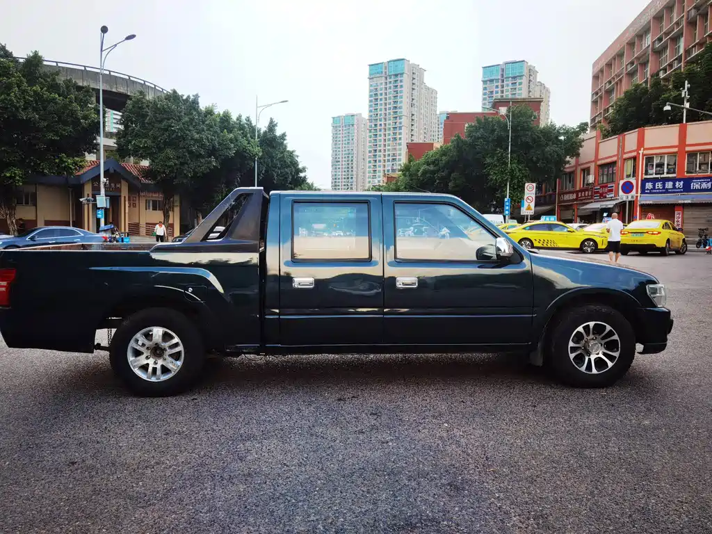 Isuzu Pickup — миниатюра 4