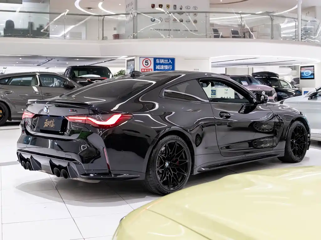 BMW M4 — миниатюра 6