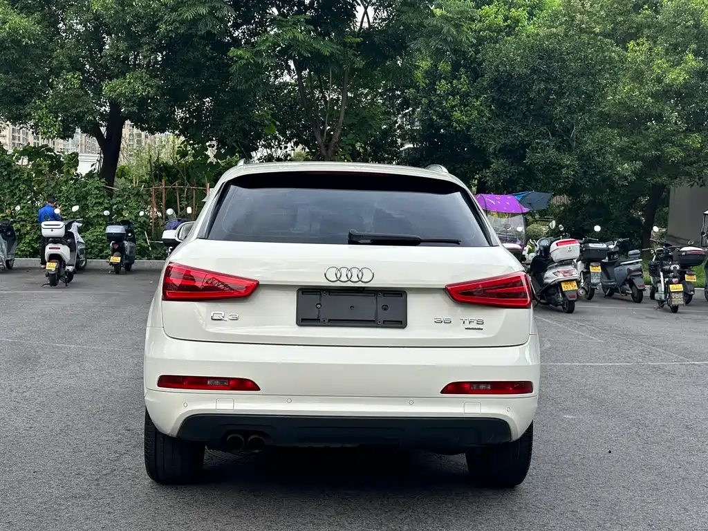 Audi Q3 2013 40 TFSI quattro Luxury