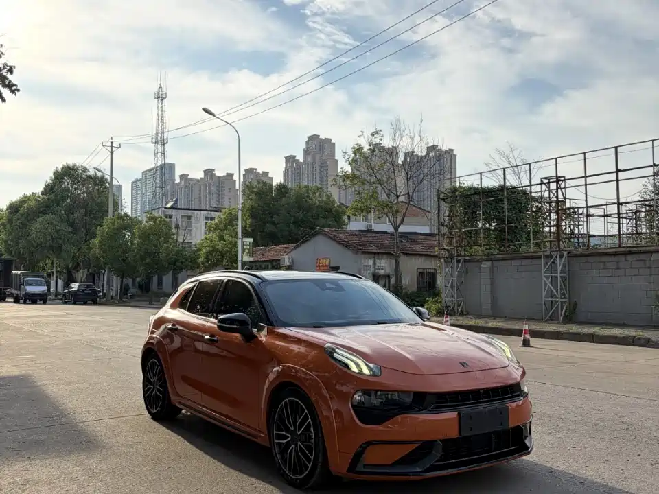 Lynk & Co 02 Hatchback — миниатюра 3