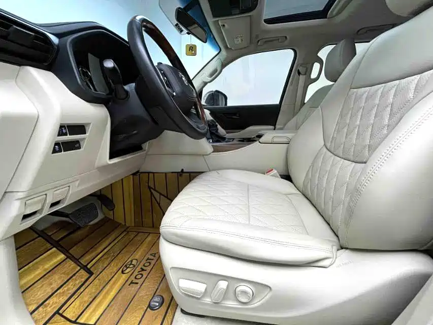 Toyota Land Cruiser — миниатюра 4