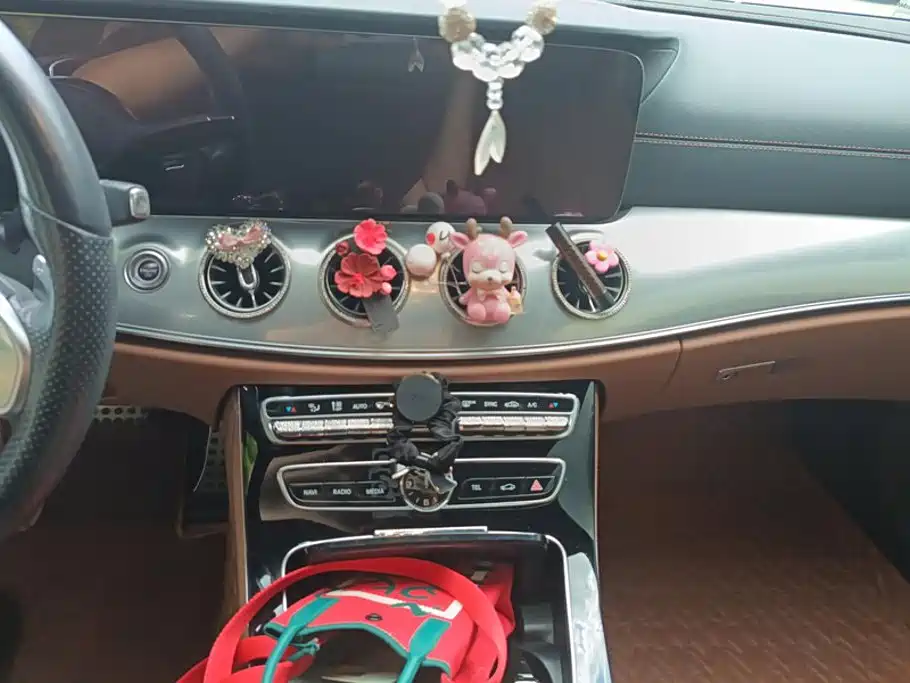 Mercedes-Benz E-Class (Import) — миниатюра 13