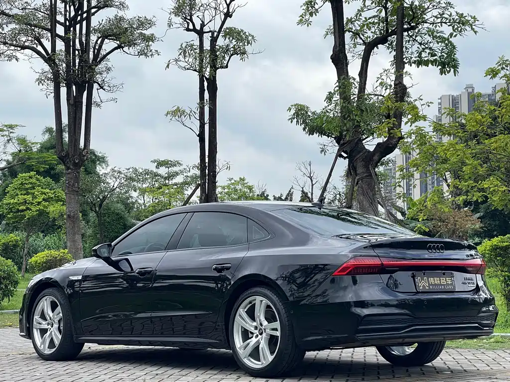 Audi A7L 2022 45 TFSI quattro S-line