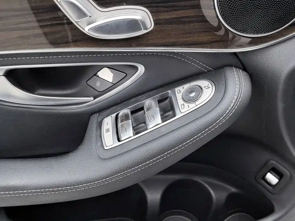 Mercedes-Benz GLC — миниатюра 9