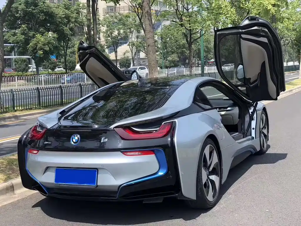 BMW i8 — миниатюра 7