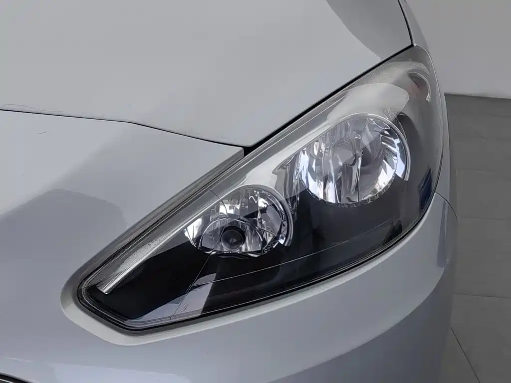 Peugeot 308 — миниатюра 7