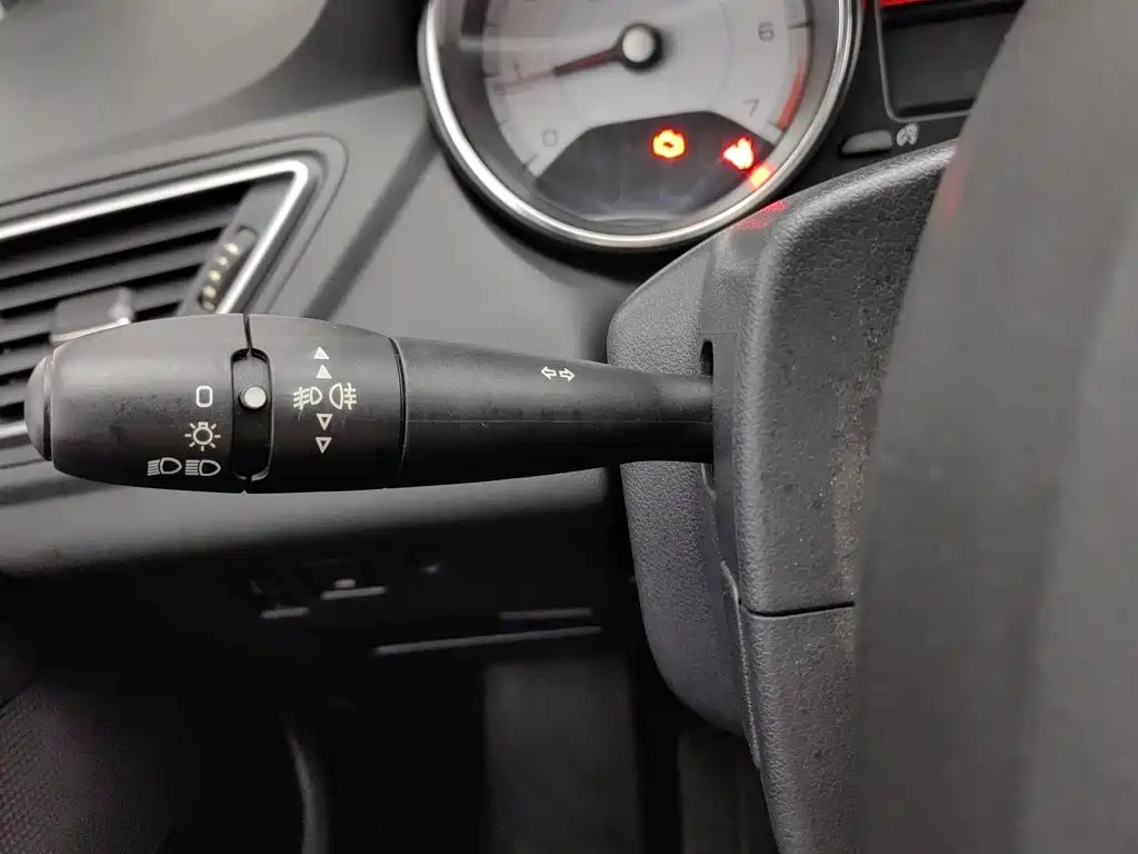 Peugeot 308 — миниатюра 21