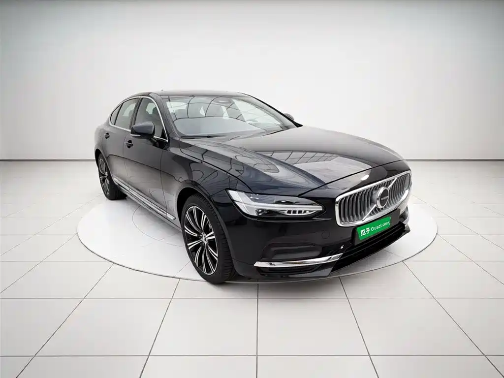 Volvo S90 2025 B5 Luxury
