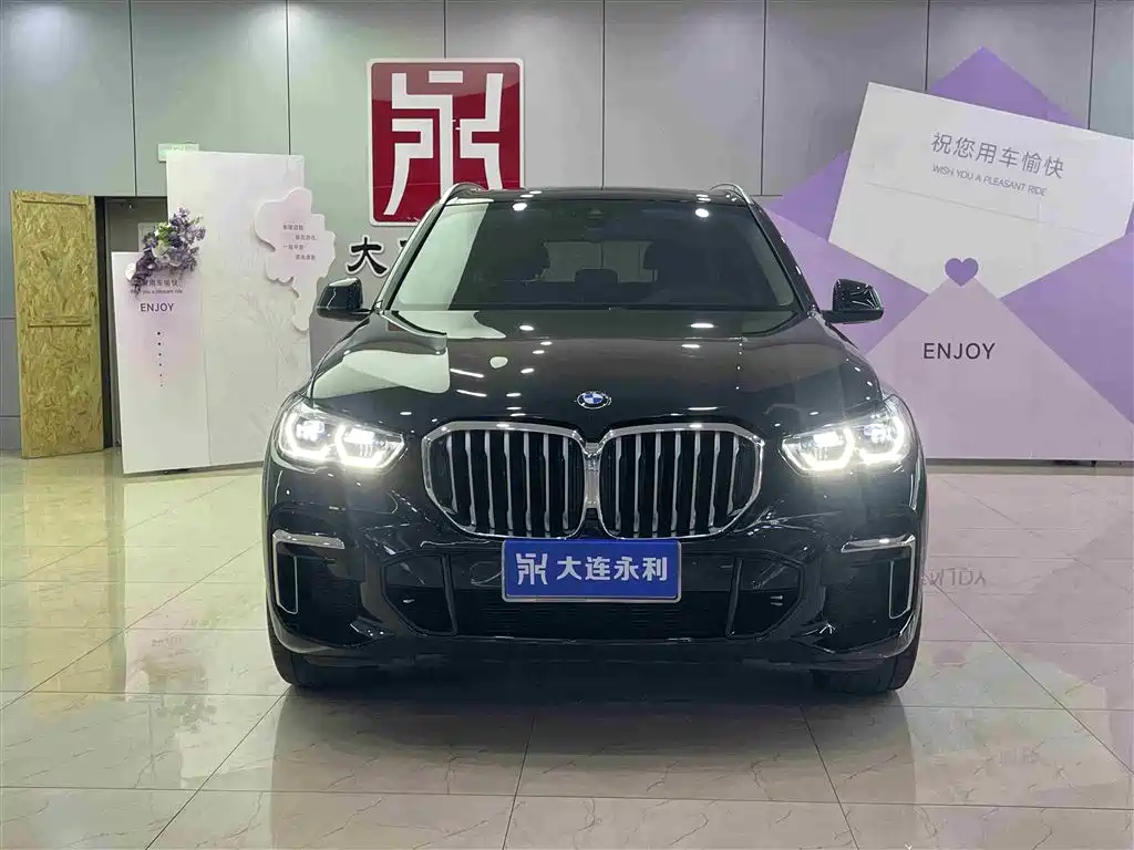 BMW X5 2022 xDrive 30Li Premium M Sport
