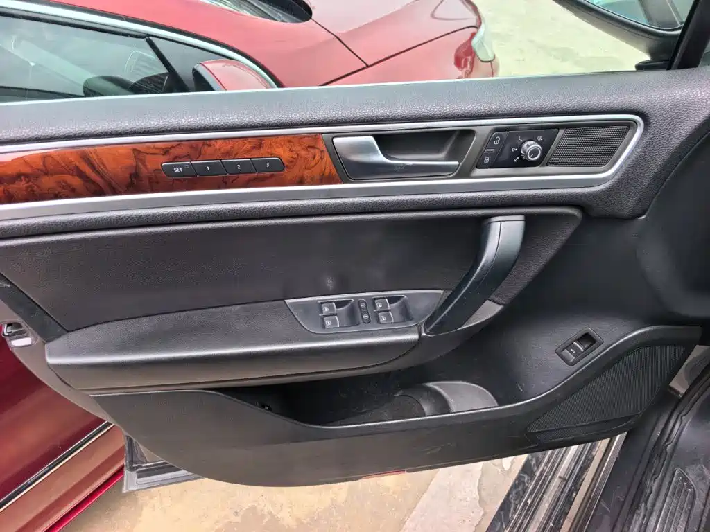 Volkswagen Touareg — миниатюра 8