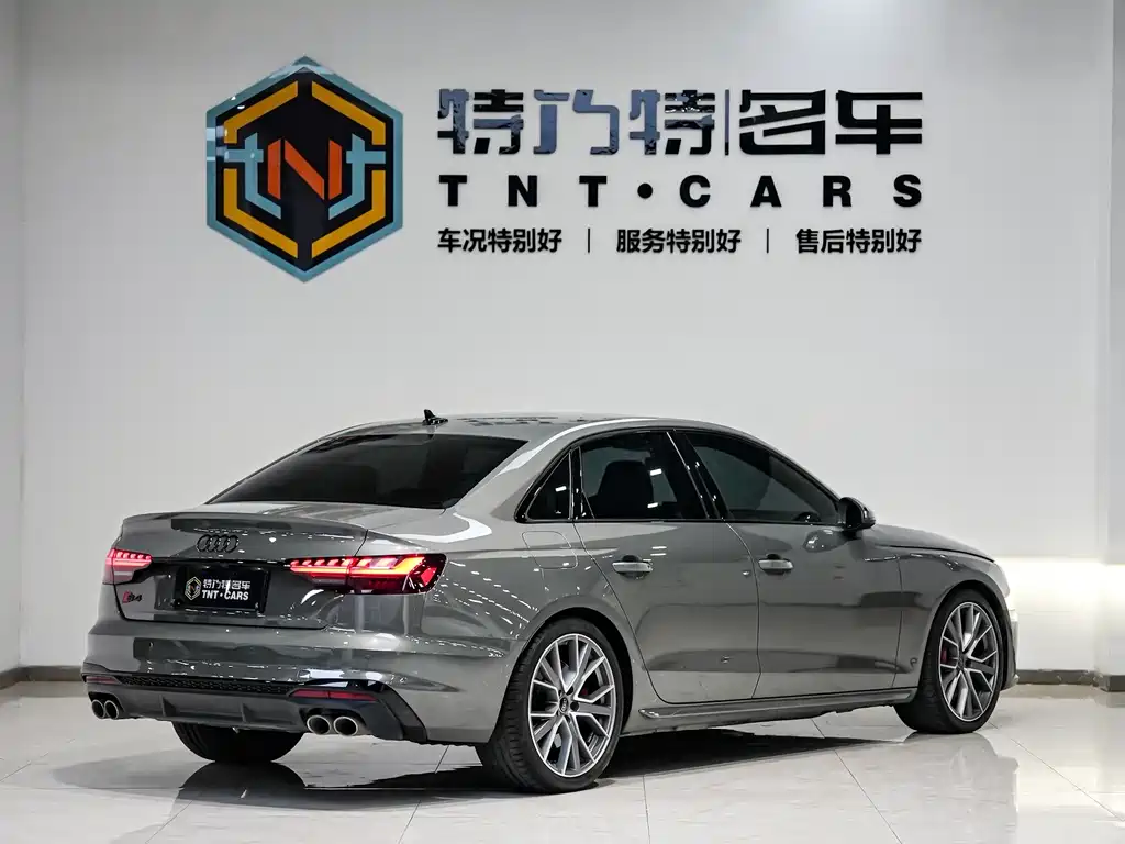 AUDI  S4