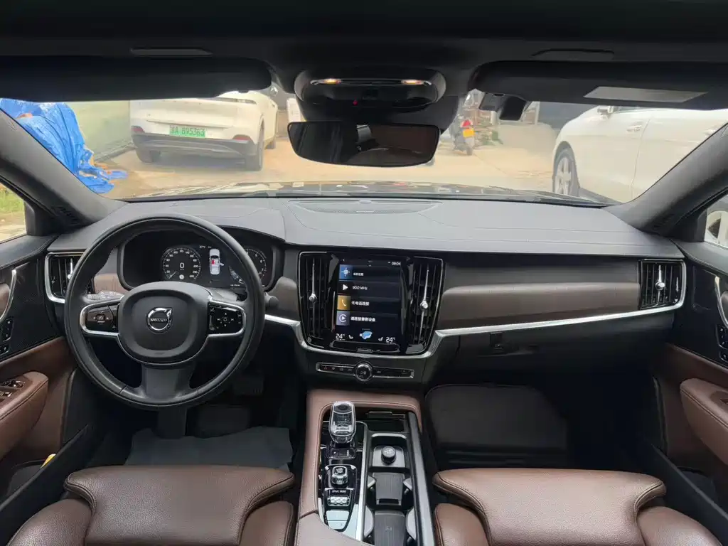 Volvo S90 — миниатюра 11