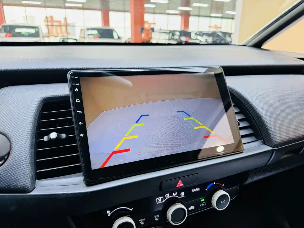 Honda Fit — миниатюра 12