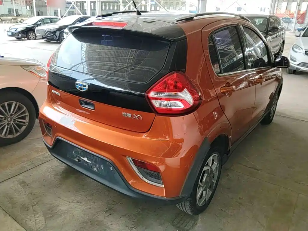 Geely Vision X1 — миниатюра 5