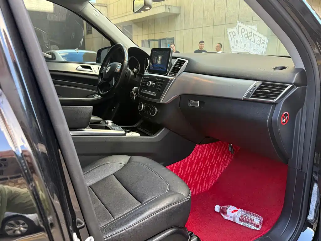 Mercedes-Benz M-Class — миниатюра 12