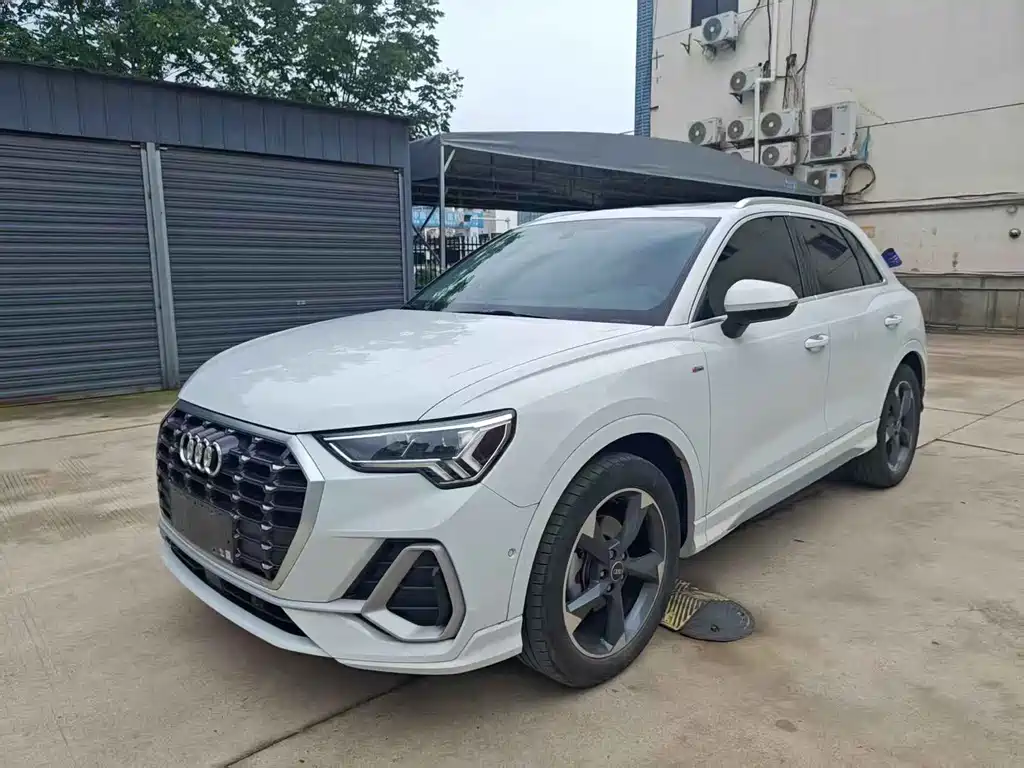 Купить Audi Q3