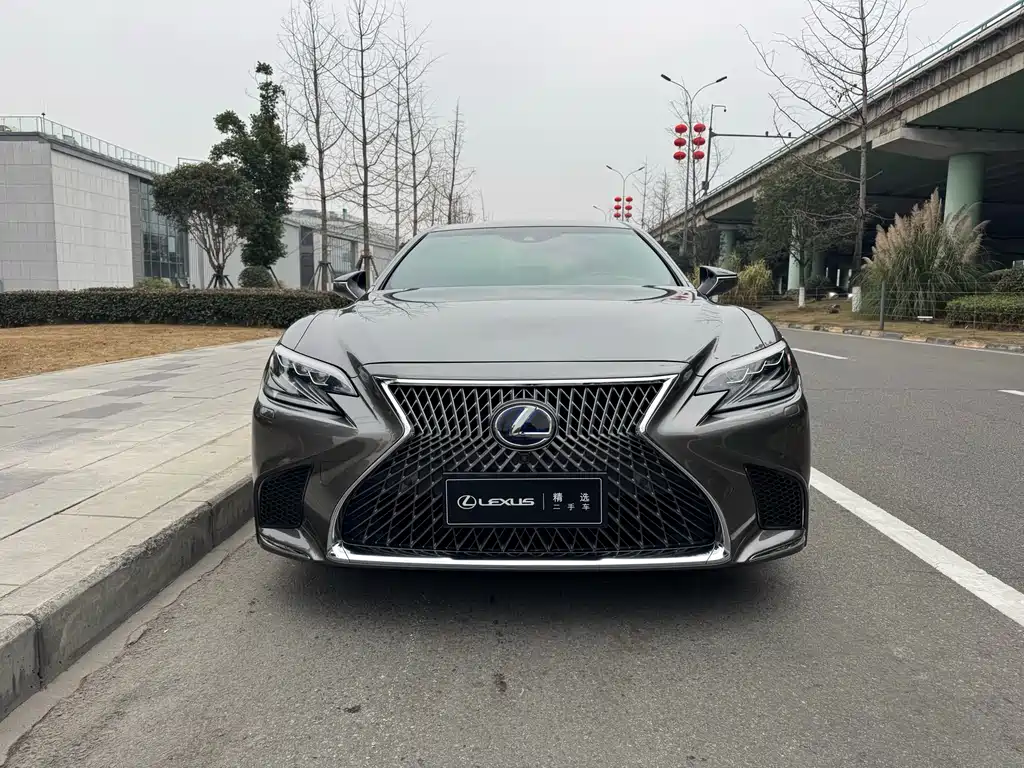 LEXUS LS