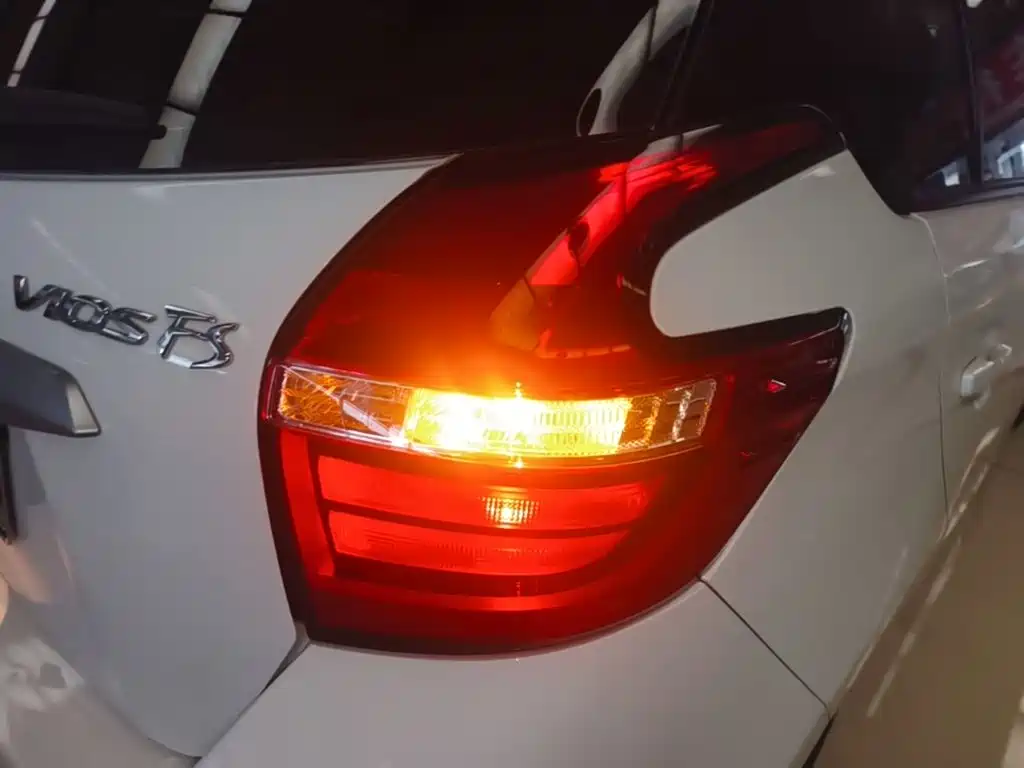 Toyota Vios FS — миниатюра 8