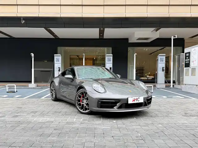 PORSCHE 911