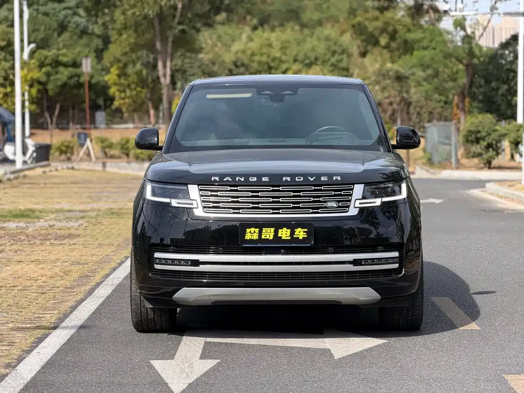 Land Rover Range Rover 2024 3.0 L6 400PS Long Wheelbase