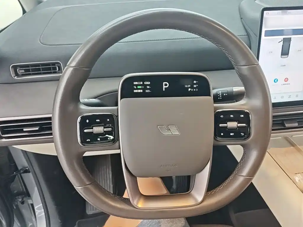 Li Auto Li MEGA — миниатюра 11