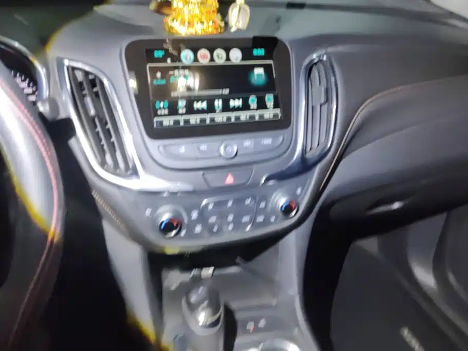 Chevrolet Equinox — миниатюра 13
