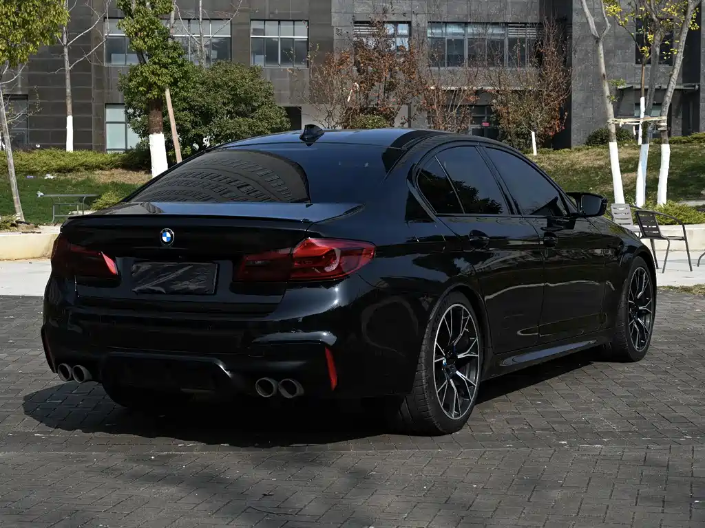 BMW M5