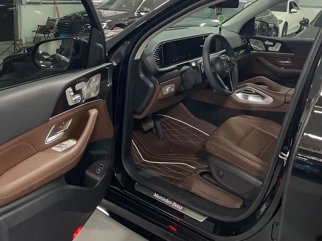 Mercedes-Benz GLE (Import) — миниатюра 7