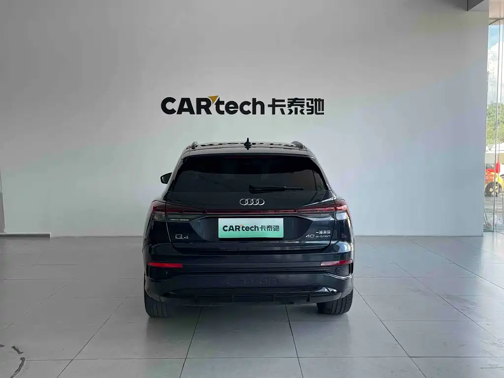 Audi Q4 e-tron 2023 — фото 5