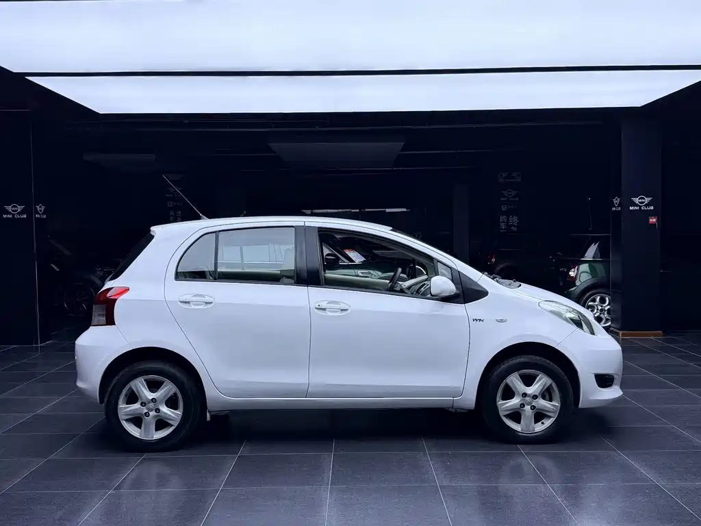 Toyota Yaris — миниатюра 3