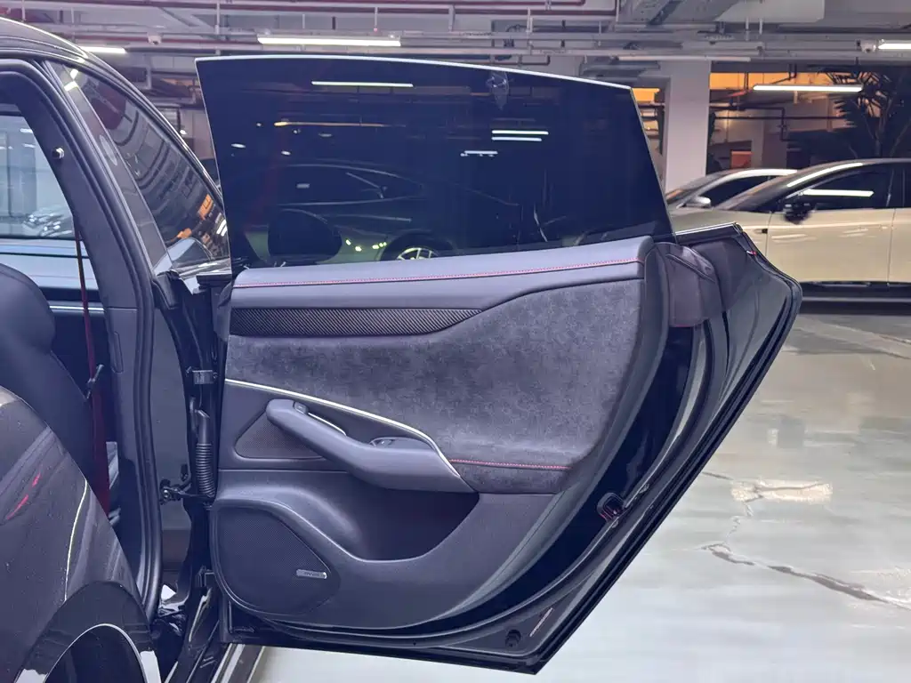 XIAOMI CAR XIAOMI SU7 ULTRA