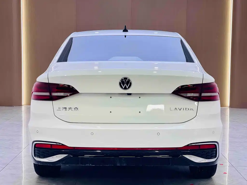 Volkswagen Lavida — миниатюра 4