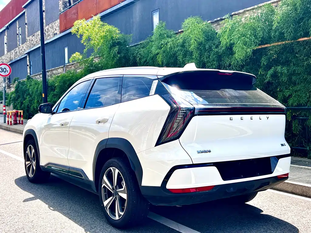 Geely Boyue L — миниатюра 8