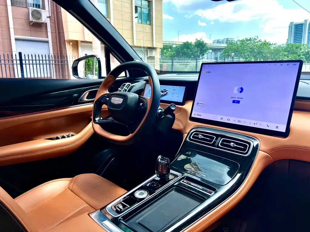 Geely Boyue L — миниатюра 15