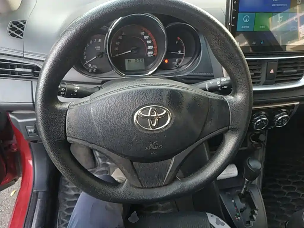 Toyota Yaris L — миниатюра 11