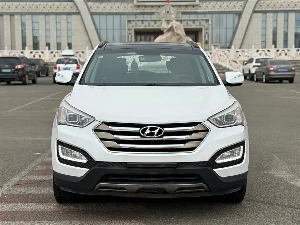 Hyundai Santa Fe 2013 2.4L AT