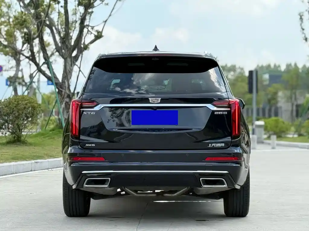 Cadillac XT6 2022 2.0T мест Luxury