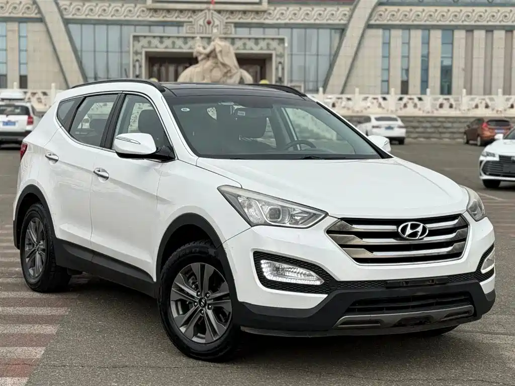 Hyundai Santa Fe 2013 2.4L AT